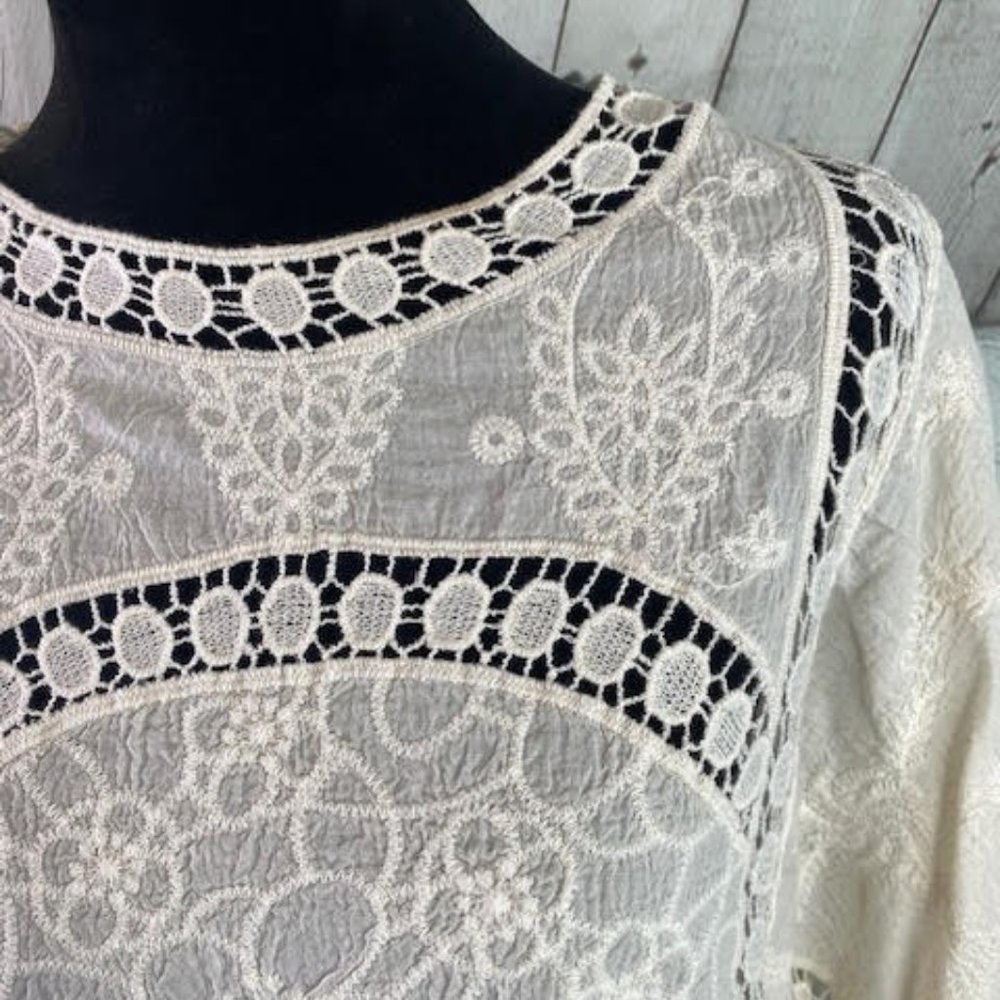Black Swan Cream Lace Crop Top | Women Size 8 - Picture 2 of 6